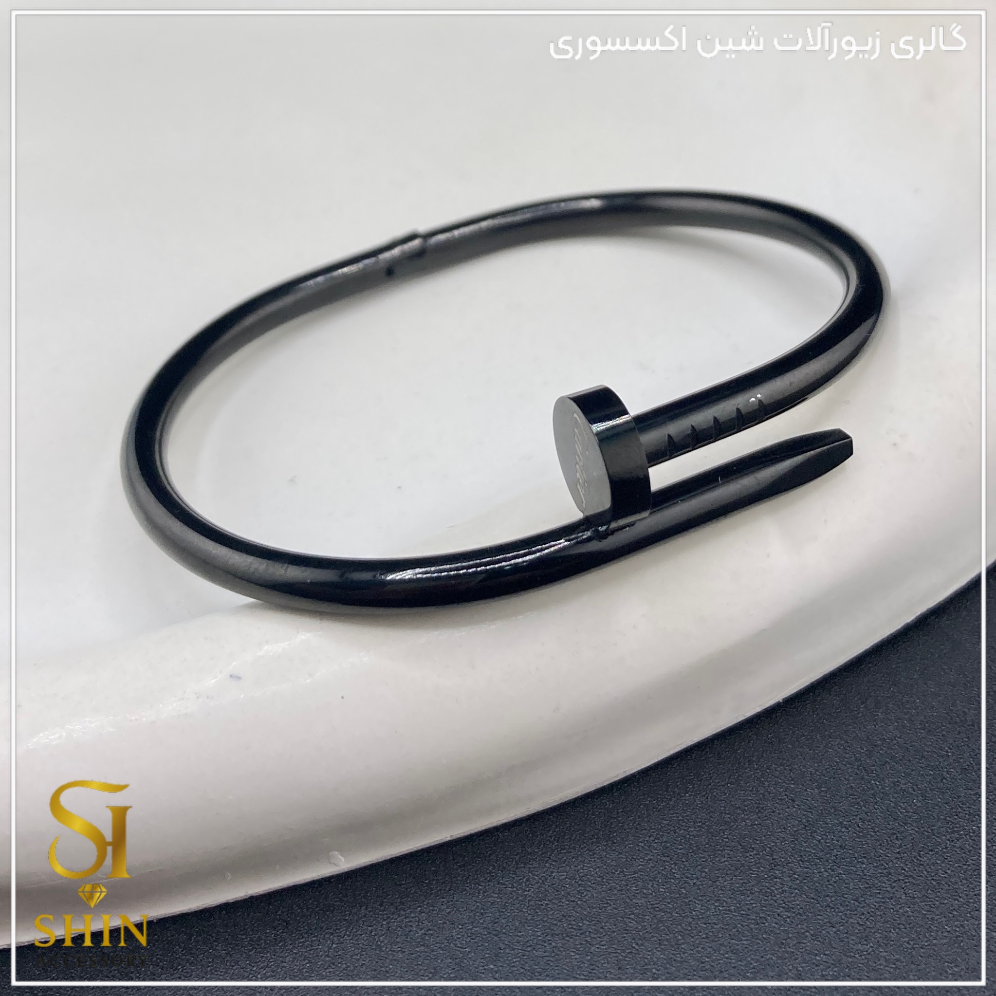 دستبند میخی کد dm345