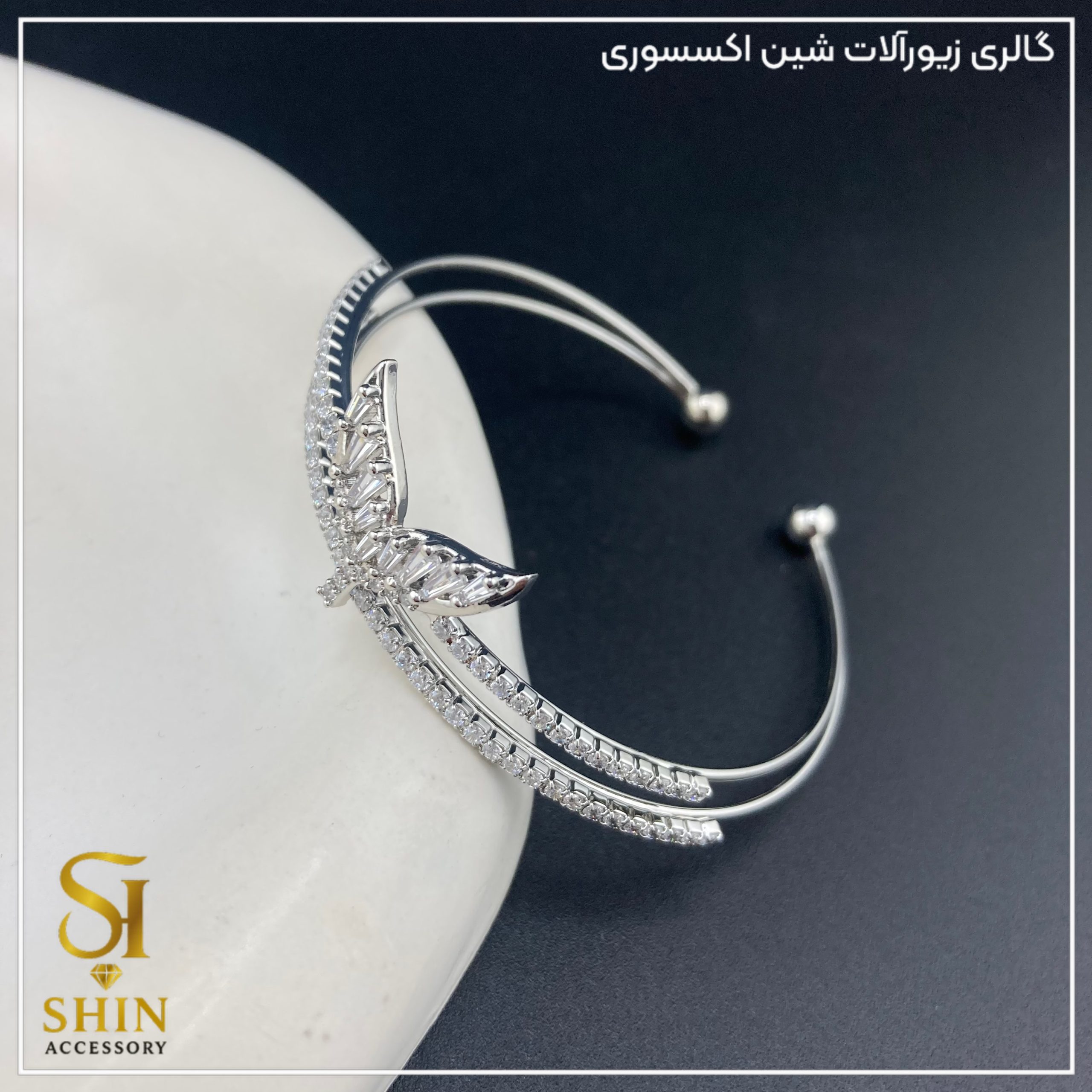 بنگل زنانه نگینی کد bzn10۱